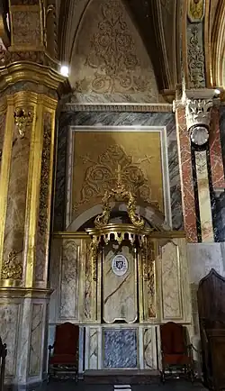 Emplacement du trône épiscopal.