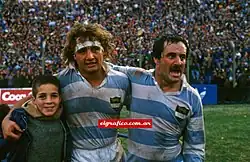 Description de l'image Abrazo dengra.jpg.