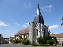Abside et clocher de l'église Saint-Léger.