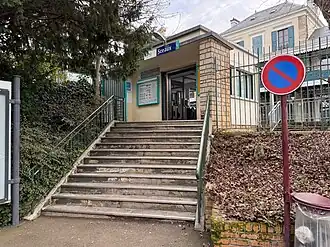 L'accès no&nbsp;2 « Rue Jean-Louis Sinet ».