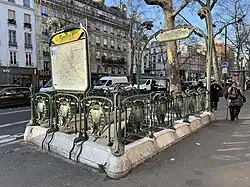 L'accès no&nbsp;9 « Boulevard Richard Lenoir ».