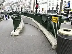Trémie d'accès en pente douce vers l'accès no&nbsp;4.