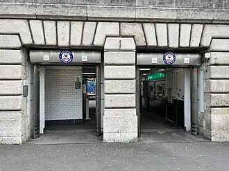 L'accès no&nbsp;1, « Rue Corvisart ».