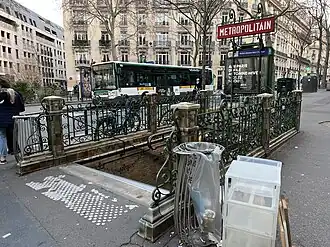 Entrée de la station.