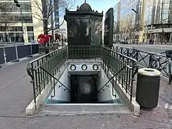 L'accès no&nbsp;2 « Rue Anatole-France ».