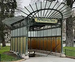 L'accès no&nbsp;3 « Boulevard de l'Amiral-Bruix ».