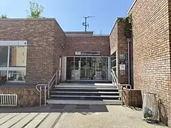 L'accès no&nbsp;2 « Cours des Roches ».