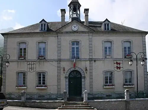 La mairie.