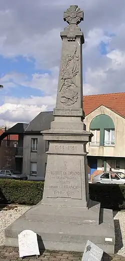 Le monument aux morts.