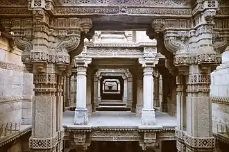 Bâoli d'Adalaj, dans la ville d'Adalaj, Gujarat.