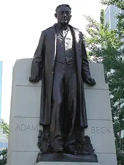 Adam Beck Memorial&nbsp;(en) (1934) à Toronto