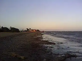 Plage sud d'Adicora, prisée par les amateurs de planche à voile et kitesurf.