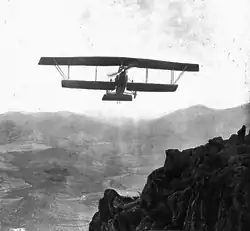 Aéroplane Lohner Pfeilflieger de l’armée espagnole retournant  à sa base dans la zone de Tétouan (1913).