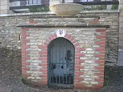 La fontaine Saint-Léger.