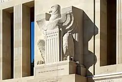 Aigle sculpté sur le monument américain de Château-Thierry