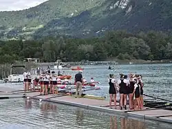 Des groupes se félicitent