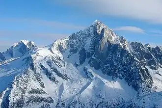 L'aiguille Verte, versant du Nant-Blanc, et la face ouest des Drus.
