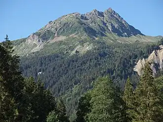 L'aiguille de Roselette depuis le Pontetdans le val Montjoie au nord-est.