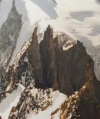 Les aiguilles Ravanel et Mummery.
