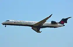 Bombardier CRJ900 avec l'actuelle livrée Air Canada Express