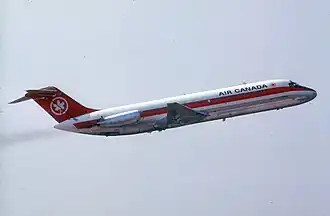 C-FTLU, le Douglas DC-9 d'Air Canada impliqué dans l'accident, dans une livrée précédente, ici photographié en août 1968.
