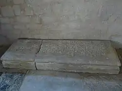 Pierre tombale de François de Hautefort.