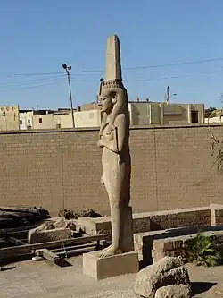 Statue monumentale de Mérytamon