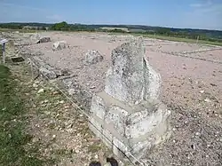 Édifice à double colonnade qui abritait des boutiques et des habitations.