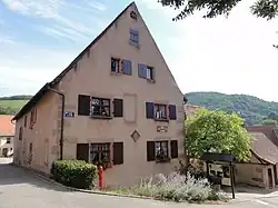 Ancienne maison de tonnelier (1709), Maison du Val-de-Villé, 4 place du Tilleul.