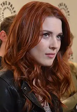 Alexandra Breckenridge interprète Sophie.