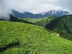 Au Garhwal, les prairies alpines sont appelées Bugyal.