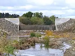 Photographie d'un seuil sur l'Aliso Creek.