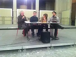 Description de l'image Alla casa della poesia di Milano Con Maurizio Cucchi, Giuliana Nuvoli e Amos Mattio.JPG.