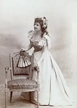 Amélie Diéterle dans la comédie La Rieuse au théâtre des Variétés à Paris, en 1894.