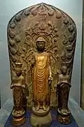 Triade d'Amida (en japonais, 阿弥陀三尊, Amida-sanzon), période Kamakura, vers 1200, bronze doré, Musée national de Tokyo.