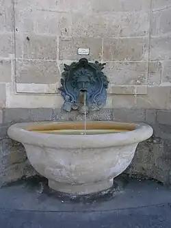 Fontaine de la rue Saint-Jacques.