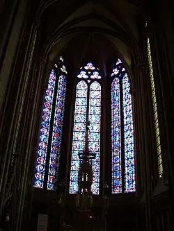 Verrières de la chapelle axiale.