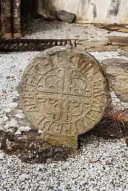 Stèle discoïdale à Succos.