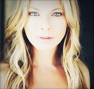 Description de l'image Anastasia Griffith Headshot.jpg.