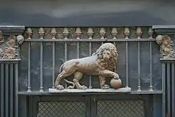 À l'enseigne du lion d'or, Paris, France.