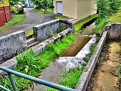 Ancien lavoir sur la Varonne