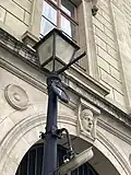Réverbère avec sa barre d'appui.