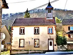 L'ancienne école et son clocheton.