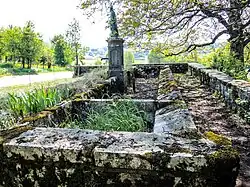 Ancienne fontaine-lavoir Saint-Nicolas.