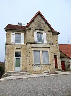 Ancienne poste (XXe&nbsp;siècle), actuelle Maison des Terroirs.