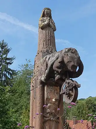 Puits Sainte-Richarde (1513).