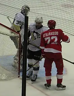 Description de l'image Andreas Athanasiou (Detroit Red Wings).jpg.