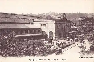 Façade principale de la gare, au début du XXe&nbsp;siècle.