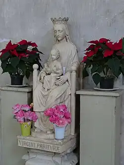 Statue de la Vierge à l'Enfant.