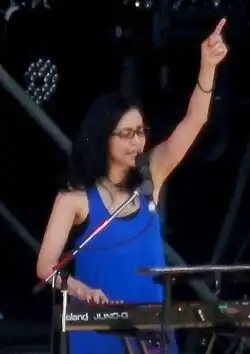 Description de l'image Angela Aki, 2013 (cropped).jpg.